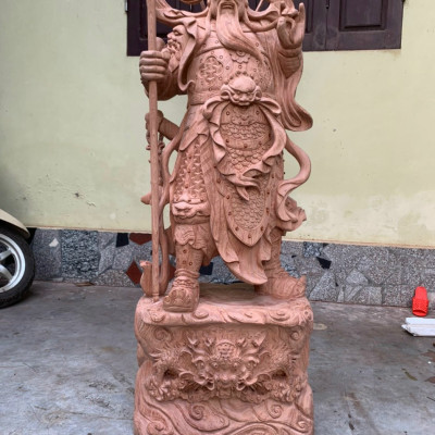 Tượng quan công cầm đao trấn ải đứng trên đầu hổ phù bằng gỗ hương đá kt cao 140×50×36cm