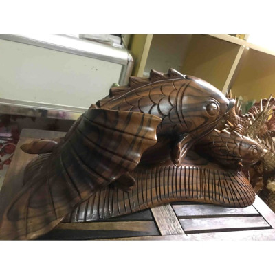 Tượng Cá Chép Mẹ Con Gỗ Gõ Sọc Đen Đậm Size Dài 60cm Cao 30cm Ngang 25cm Anh Chị Trưng Phòng Khách Nhà, Công Ty, Trên Bàn Uống Trà , Quà Biếu Tặng ý nghĩa cá chép có cá có tiền tài lộc ạ