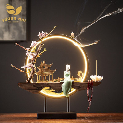 Tháp trầm hoa đào hồ vương đình