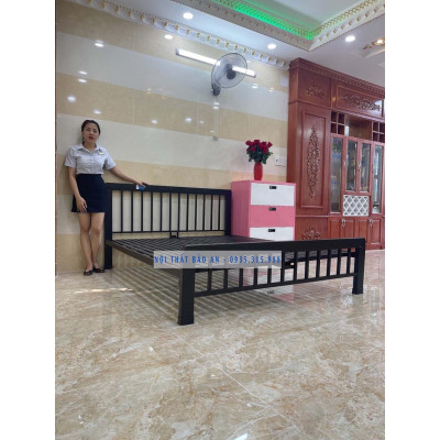 Giường sắt ngủ hộp vuông 4x8 - nhiều màu - kích thước 1m8x2m - giá rẻ bền đẹp