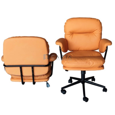 Ghế xoay học sinh nệm PVC màu trắng CE1028-P Nội thất Capta Ghế học sinh học bài tại nhà dành cho bé gái nệm pvc dày màu trắng chân thép sơn màu đen tại HCM