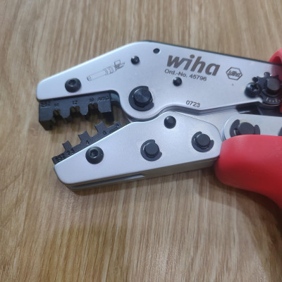 Kìm bấm Cos chuyên nghiệp Wiha 45796