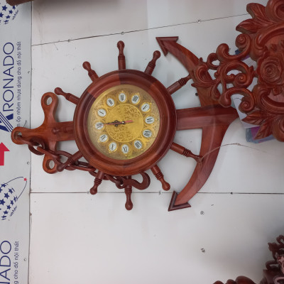 Đồng hồ mỏ neo treo tường bằng gỗ hương đá kt 85×60×10cm