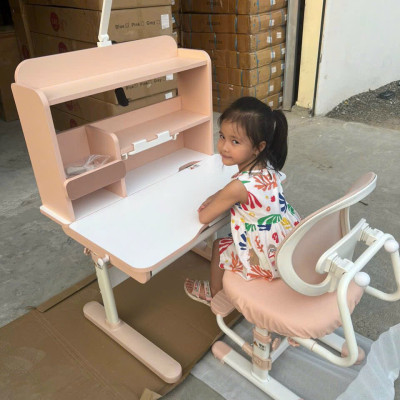 Bộ bàn ghế học sinh thông minh chống cận điều chỉnh cao thấp tay quay Juno sofa CTIRSP80 kèm đèn ngang 80cm 