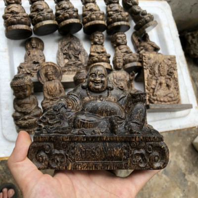 Tượng phật Di Lặc phong thủy gỗ trầm hương sánh chìm để bàn làm việc, taplo xe ô tô, xe hơi