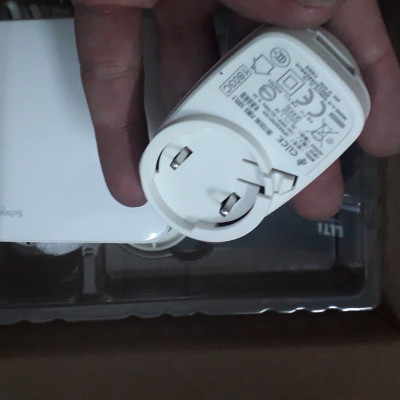 Bộ kết nối trung tâm U30IPGWZB Ulti Zigbee Schneider