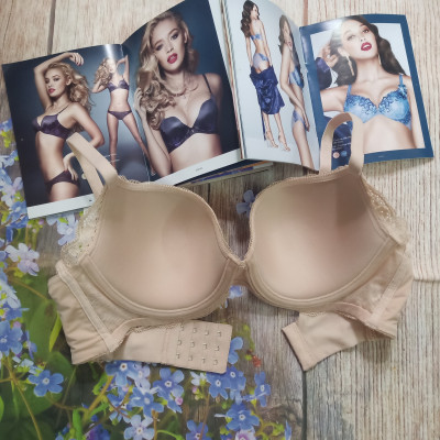 Áo lót nữ mút mỏng có gọng Triumph Comfort Touch WHP 8295 bản lưng to 3 móc cài giúp nâng và tạo khe ngực quyến rũ, cúp quả sâu, to phù hợp với người ngực lớn