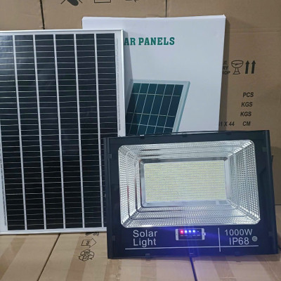 Đèn Pha Năng Lượng Mặt Trời Mẫu Mới 200w IP67