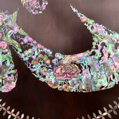 Tranh treo tường gỗ gụ kết hợp khảm ốc đỏ kt 81×81×4.5cm