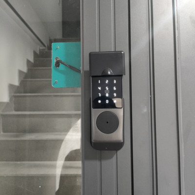 Khóa thông minh chống nước G04R.1M- 1 Mặt vân tay + Remote ( Hàng nhập khẩu)
