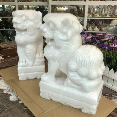 Cặp Kỳ Lân quay đầu phong thủy gác cổng đá cẩm thạch trắng - Cao 30 cm