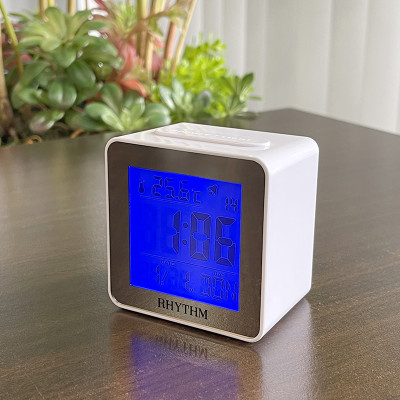  SẮP VỀ Đồng hồ Rhythm LCT076NR03 – KT 7.2 x 7.2 x 5.0cm. 105g. Vỏ nhựa. Dùng Pin.