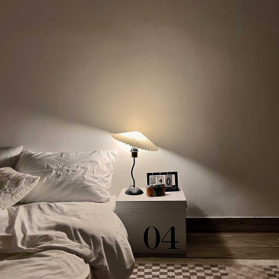 Đèn bàn decor studio đèn ngủ trang trí kiểu sóng lượn Hàn Quốc màu đen DBK008D