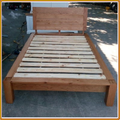 Giường ngủ Tundo  gỗ sồi mặt gỗ 210 x 157 x 100cm