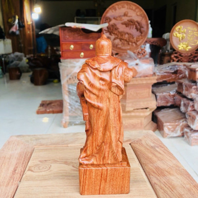 Tượng hoàng đế quang trung bằng gỗ hương đá kt cao 20×7×6cm