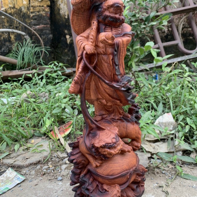 Tượng đạt ma sư tổ bằng gỗ hương làm mầu giả cổ kt 50×17×9cm