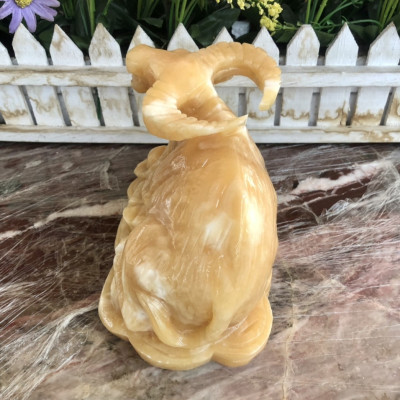 Tượng con trâu giáp phong thủy đá ngọc hoàng long bàn làm việc - Dài 15 cm