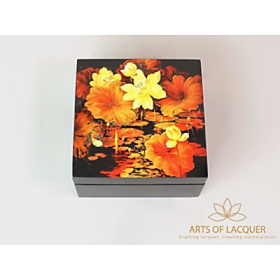 Hộp Lưu Niệm Sơn Mài Họa Tiết Hoa Sen Vàng