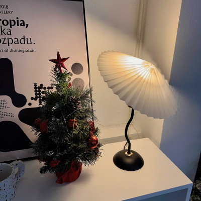 Đèn bàn decor studio đèn ngủ trang trí kiểu sóng lượn Hàn Quốc màu đen DBK008D