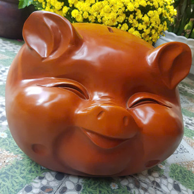 Tượng Đầu Heo Gỗ Gõ 40cm màu đỏ mặt vui vẻ tươi cười híp mắt biểu tượng sự may mắn giàu sang phú quý anh chị trưng phòng khách nhà công ty đẹp phía trên có chỗ để ống ạ sáng ra nhìn đầu heo vui tươi cả ngày năng lượng tài lộc vào ạ