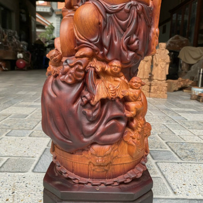Tượng phật di lặc ngũ phúc gánh cành đào bằng gỗ hương đá tô làm mầu giả cổ  kt 60×24×14cm
