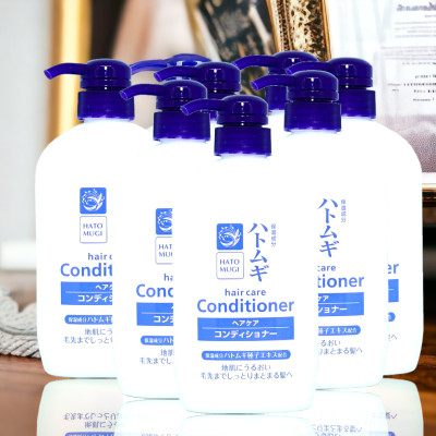 Dầu Xả Phục Hồi Tóc Tóc Xơ Hư Tổn Chiết Xuất Hạt Ý Dĩ Cosme Station Hatomugi Conditioner (Chai 600 mL)