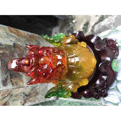 Tượng Tỳ Hưu Phong thủy 1 con to hút tài lộc màu vàng đỏ trên hủ tiền hoa đế gỗ xoay size cao 25cm đk 17cm hợp Anh Chị mệnh Kim mệnh Thổ để bàn làm việc, phòng khách trang trí ạ
