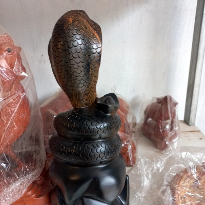 Tượng con rắn phong thủy bằng gỗ mun cao cấp kt 30×12×10cm