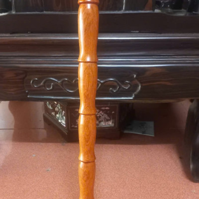 Gậy batong hỗ chợ đi lại dành cho người già bằng gỗ hương đá víp dài 90x3cm 