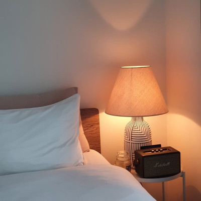 Đèn bàn gốm sứ màu trắng size lớn trang trí phòng khách DS1998B