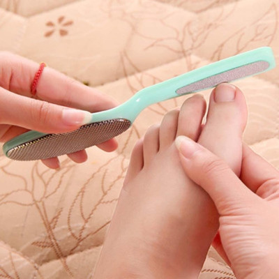 Dụng cụ chà gót chân, tẩy tế tào chết làm mềm da chân 2 trong 1, hết nứt gót, hồng gót chân nhỏ gọn tiện dụng