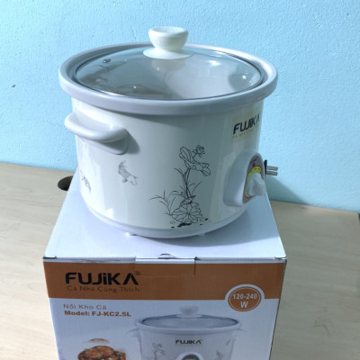 Nồi Kho Cá Thịt 2.5L,Nồi Nấu Chậm,Nồi Nấu Cháo Cho Bé ,Nồi Chưng Yến,Nồi Tiềm Dung Tích 2.5L Năp Kính Fujika KC25 Màu Trắng Họa Tiết-Hàng chính hãng