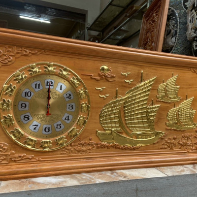 Tranh đồng hồ treo tường trạm khắc thuận buồm xuôi gió bằng gỗ gõ đỏ kt 41×97×4cm 