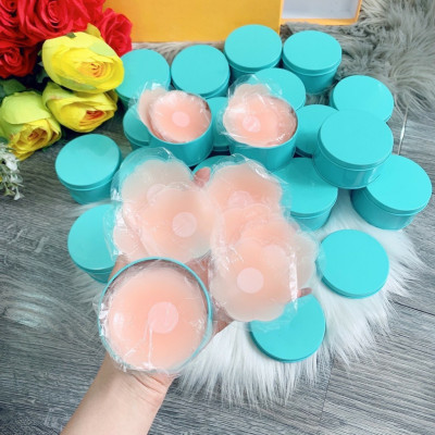 Hộp xanh 10 miếng dán ngực silicon dính hình hoa mai