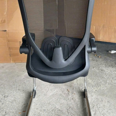 Ghế tiếp khách lưng lưới nệm vải lưới màu đen CV4552-M Nội thất Capta Ghế văn phòng chân quỳ lưng trung tay thép ốp nhựa office chair hcm 