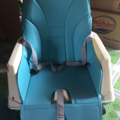 Ghế ăn dặm gấp gọn có đệm và bánh xe, Màu Xanh Bé trai tặng 1 thìa ăn và 1 gói khăn sữa cao cấp