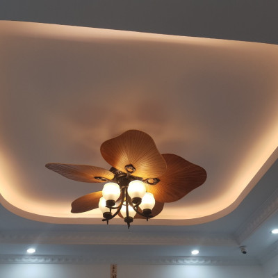 Mẫu mới nhất: Quạt trần cánh lá sang  trọng có đèn trang trí - Rất em và mát - Sang trọng - Có điều khiển từ xa