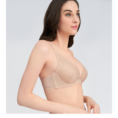 Áo lót ren nữ nâng ngực Triumph 3920 có gọng, đệm mút vừa, họa tiết ren hoa, cúp V Deep thoáng khí tạo rãnh ngực xẻ sâu, nâng ngực hiệu quả