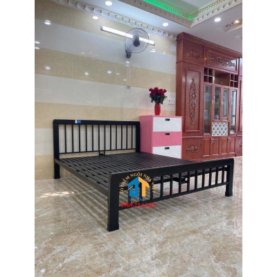 Giường sắt mỹ nghệ vuông ĐẠI THÀNH 1M4X2M