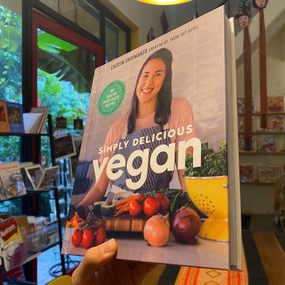 Sách - Simply Vegan Baking by Freya Cox - Sách Nấu Ăn/ Cookbook in English