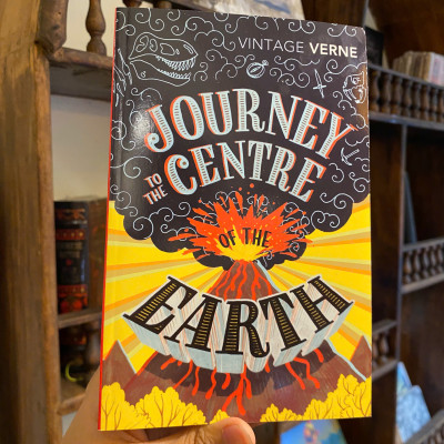 Sách - Journey to the Centre of the Earth by Jules Verne | Classics /  Science Fiction / Ngoại văn