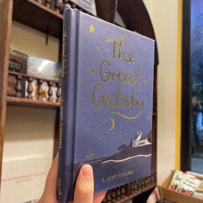 Sách - The Great Gatsby by F. Scott Fitzgerald - Classics/Fiction book in English - Bìa Cứng
