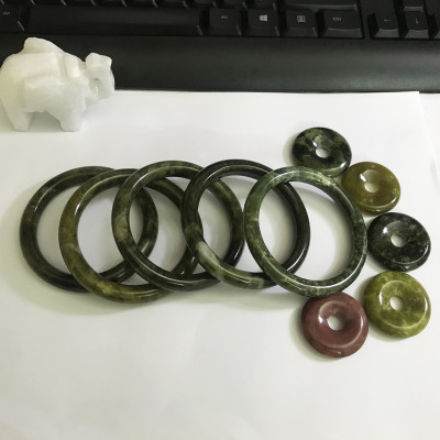Vòng tay cẩm thạch ngọc tự nhiên của VN màu xanh cho người mệnh Hỏa và Mộc nhiều size