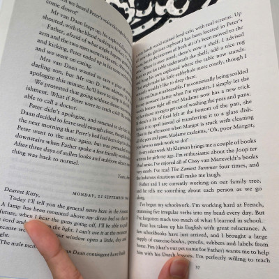 Sách - Diary of a Young Girl by Anne Frank | Classics History Nonfiction / Biography / Ngoại văn