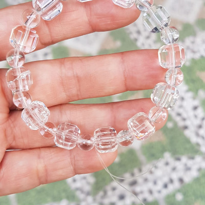  Vòng tay phong thuỷ nữ đá thạch anh trắng trong tự nhiên kiểu vuông giác tròn Size hạt vuông 10mm hạt tròn nhỏ 6mm Nữ mệnh kim mệnh Thủy đeo hợp may mắn tốt sức khoẻ công việc ạ