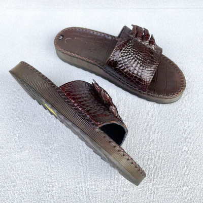 Dép nam quai ngang da cá sấu đế cao 3cm 2 loại móng, trơn 2 màu nâu đen DCS200