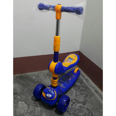 Xe Trượt Scooter Ghế Ngồi Có nhạc Có đèn kiêm xe chòi chân 2 trong 1.