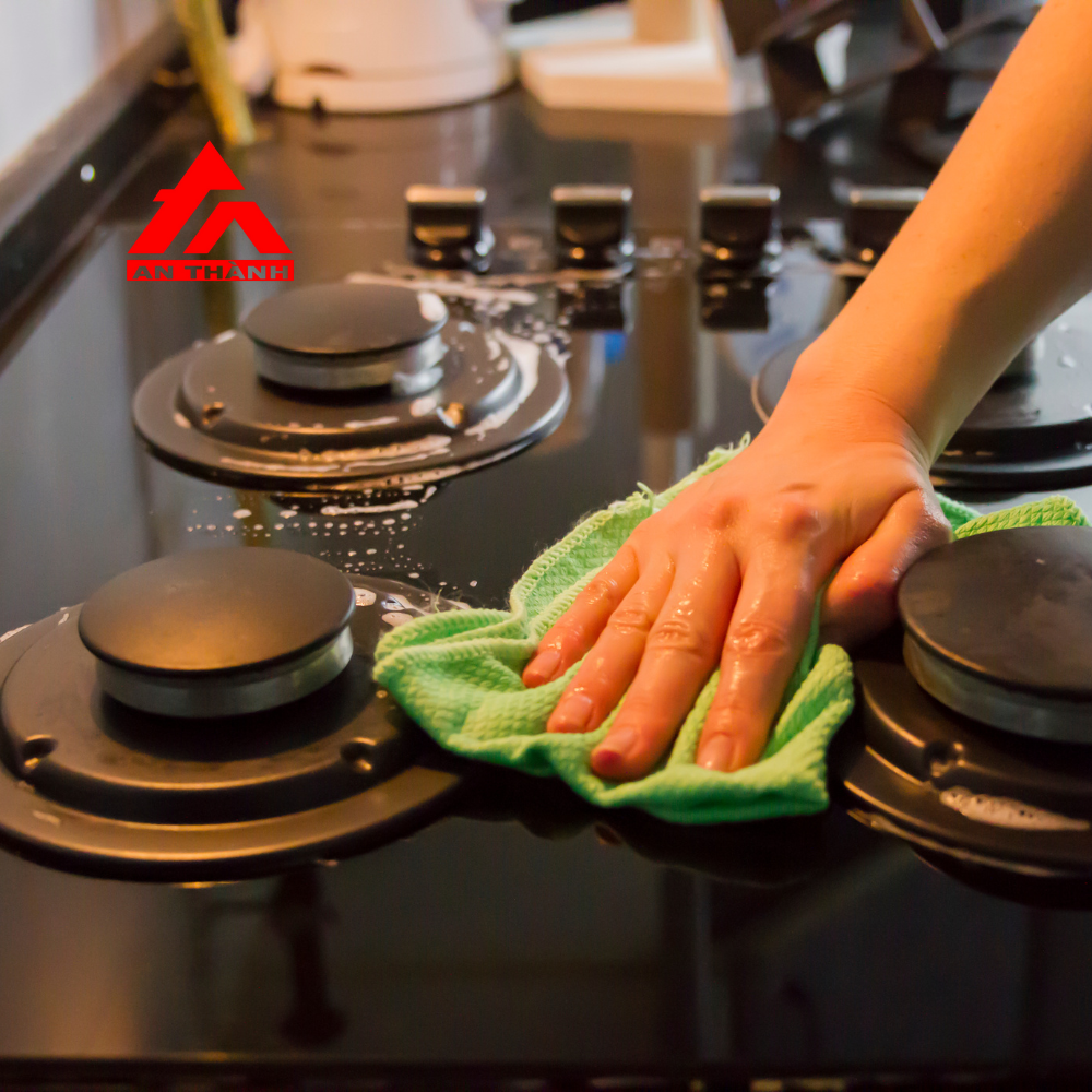 Vệ Sinh Đúng Cách – Bảo Vệ Thiết Bị Và Cả Bữa Ăn Gia Đình