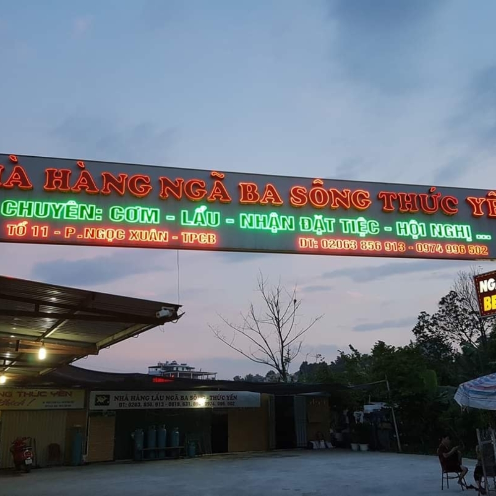 Nhà Hàng Ngã Ba Sông