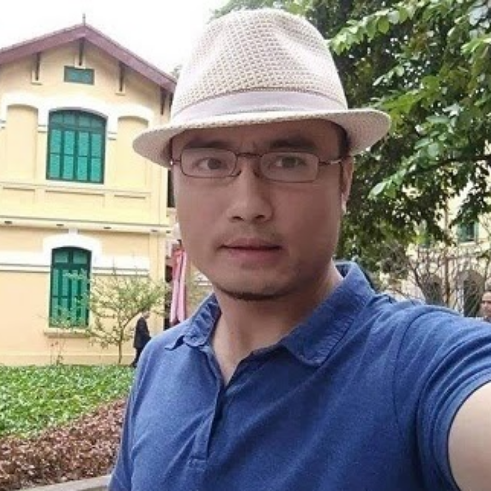 Ông. Đinh Xuân Tùng